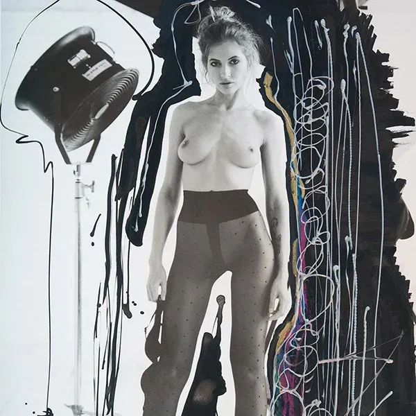 Zeitgenössische Collagenkunst mit Akt, Tusche, Ölkreide und Lack auf Barytpapier, 41 x 60 cm