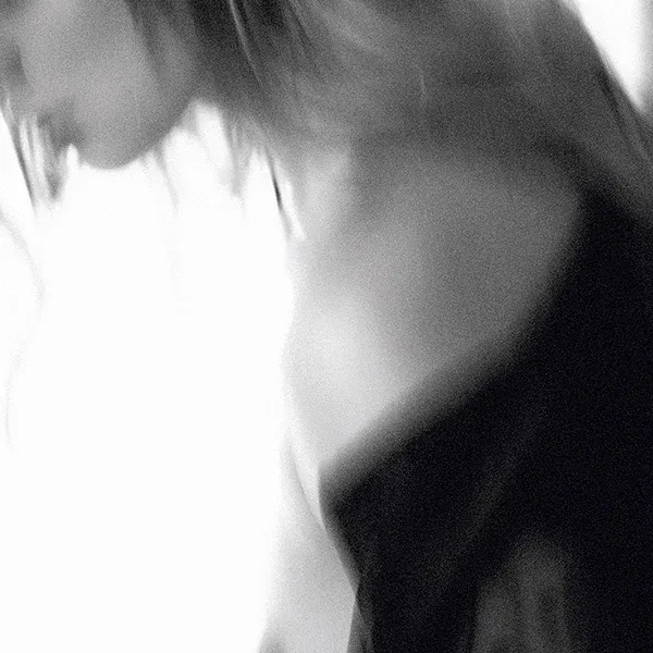 zeitgenössische Aktfotografie in schwarzweiss. Sinnlich und erhältlich in der Collector's Edition