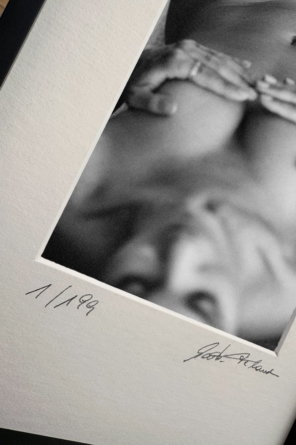 „No Face, No Case“ – Detailansicht des Prints (Ausschnitt) – limitierte fine art aktfotografie
