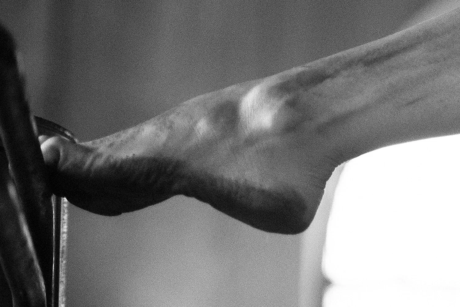 DROP DEAD LEGS - Image 4