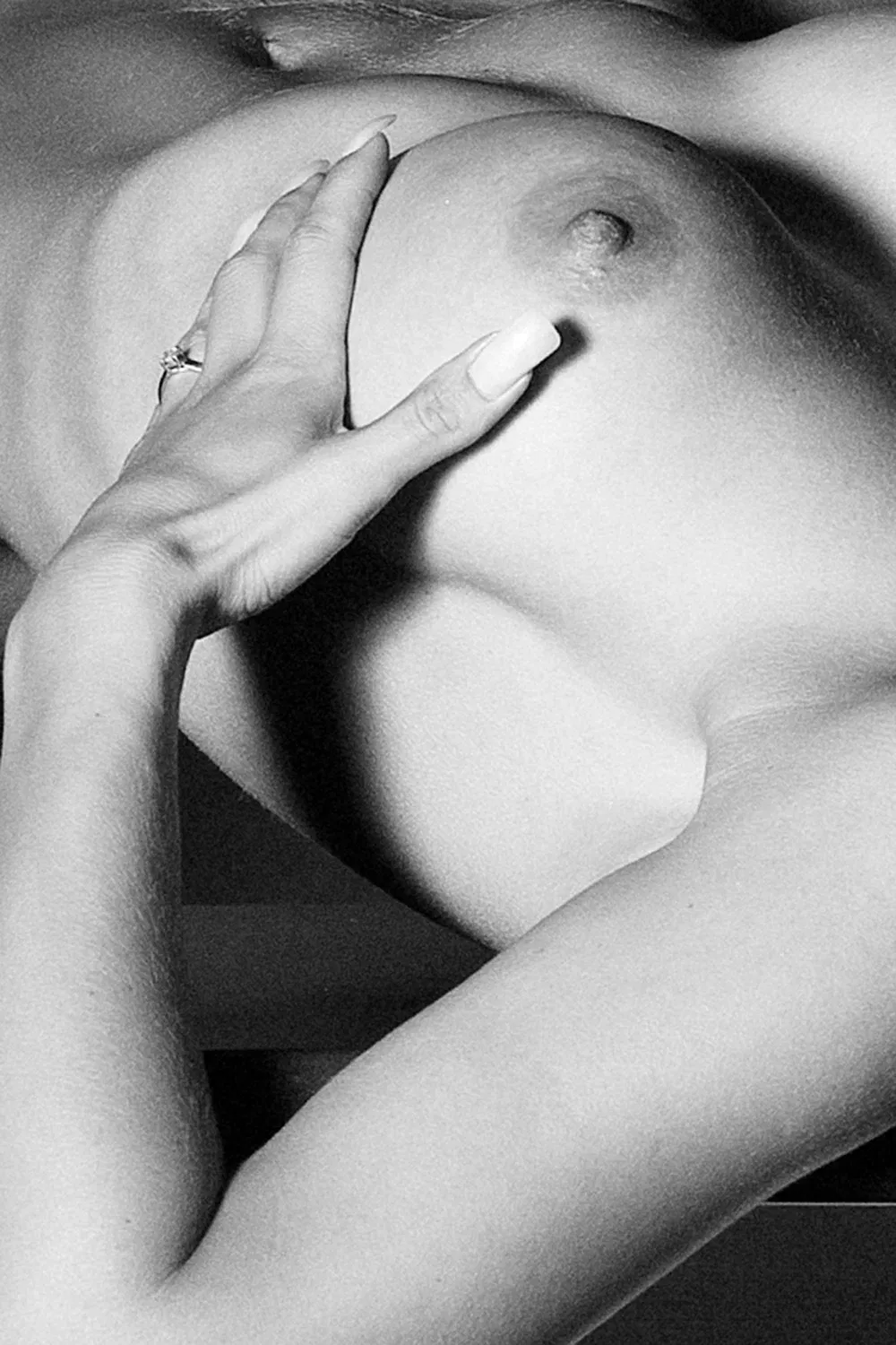 KEEP YOUR EYES ON ME - Image 6