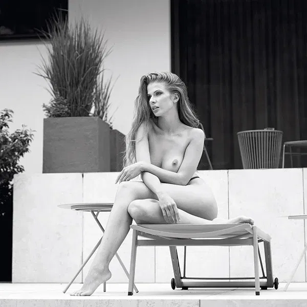 Contemporary nude photography