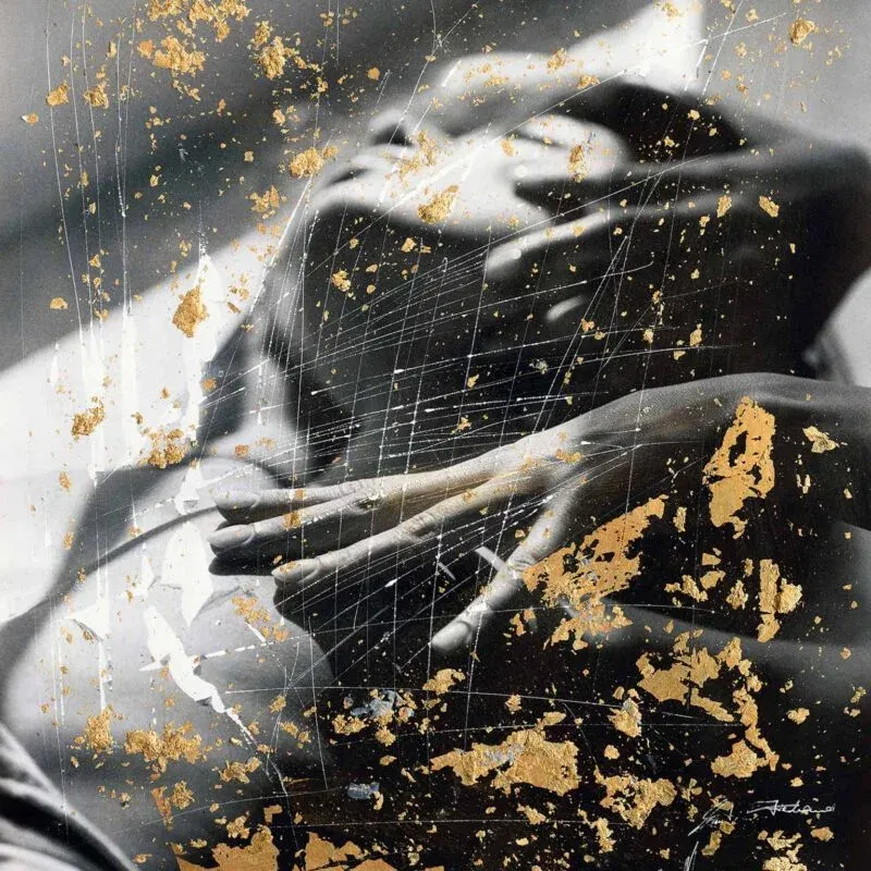 Zeitgenössische Collagenkunst mit Blattgold, Finger auf Haut, 50x60 cm