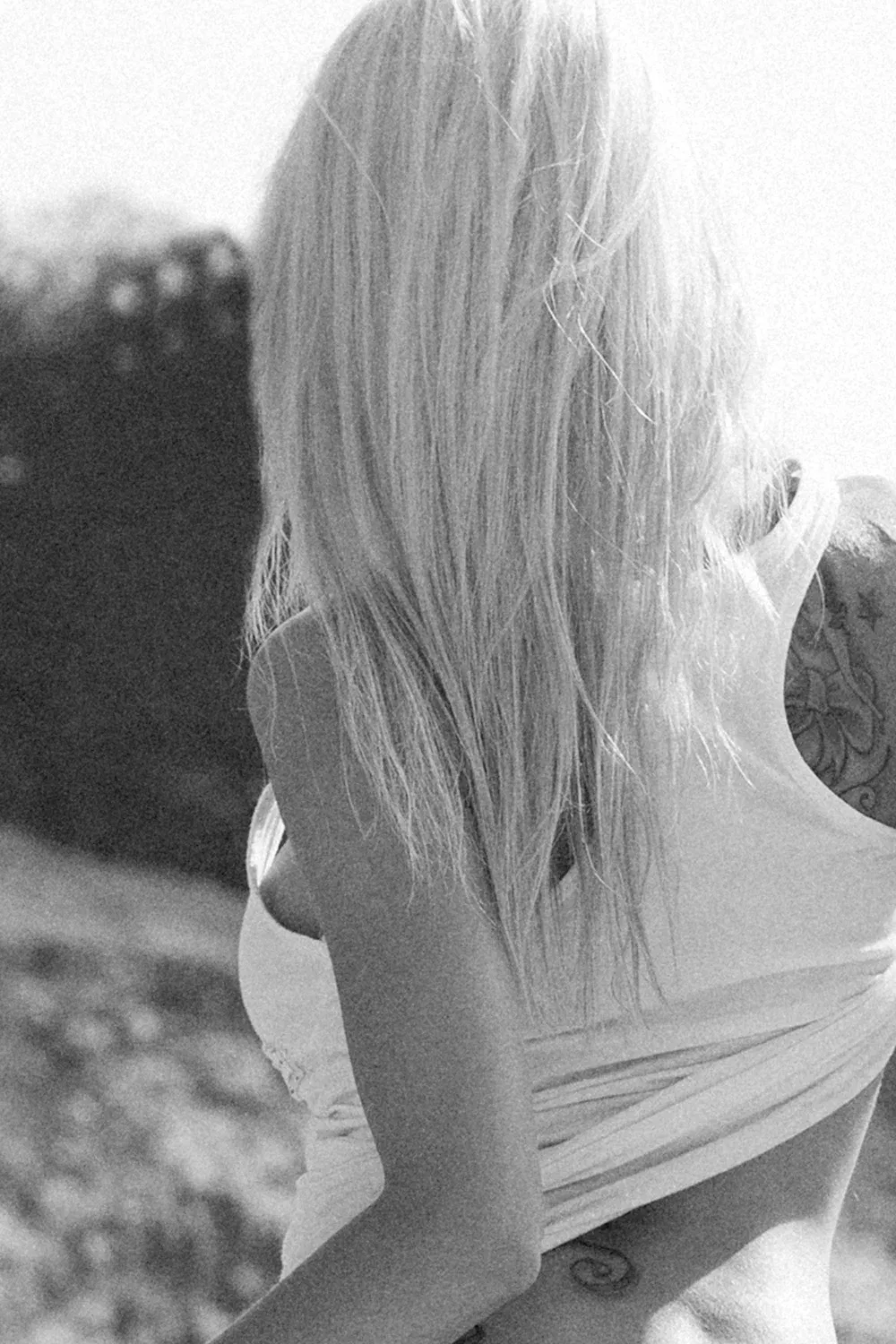 WALKING TALL IN CONVERSE - MY STRIDE, MY SWAGGER, MY CONFIDENCE. – Bild 4